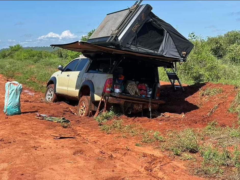 Сафарі на виживання: сім'я з дітьми провела чотири дні з дикими левами